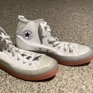 Mens white high top Converse All Stars size 10.